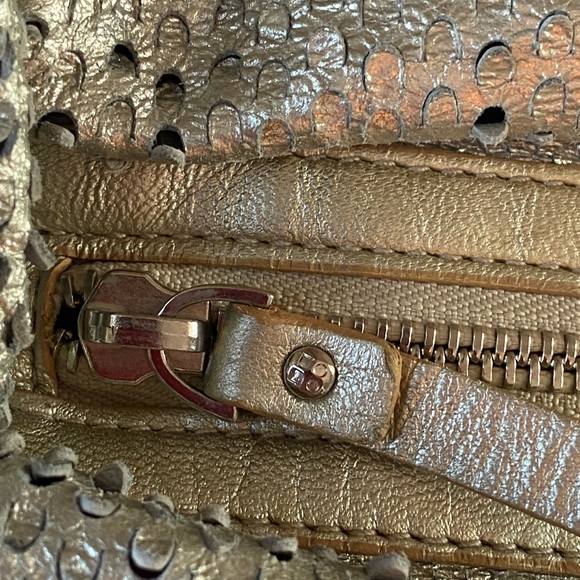 $620 Kate Spade Collect Metallic Silver Perforated Leather Shoulder Bag Purse - Picture 12 of 16